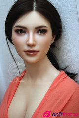 Regina sexdoll réelle silicone élégante aux yeux en amandes 165cm Bonnet C SEdoll