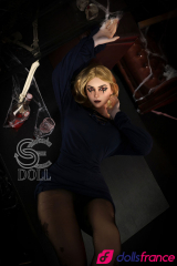 Sexdoll silicone réaliste Xena la gothique à gros seins 167cm Bonnet E SEdoll