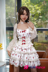 Janice sexdoll chipie petite poitrine en silicone 158cm bonnet B Dolls Castle