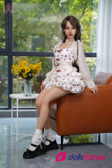 Janice sexdoll chipie petite poitrine en silicone 158cm bonnet B Dolls Castle