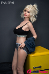 Maria la sexdoll en silicone blonde extravagante 155cm F-cup FanReal