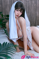 Kagura poup&eacute;e pour adulte en silicone asiate &agrave; gros nibards 150cm bonnet B Real Lady