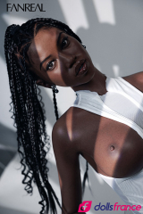 Ellie sexdoll en silicone noire avec des tresses 173cm D cup FanReal