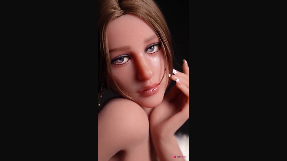 July sexdoll TPE féline à forte poitrine EN STOCK 150cm F-cup Aibei