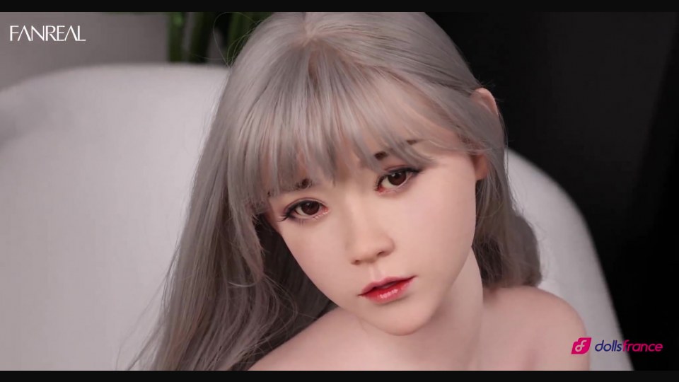 Qian belle doll sexuelle asiatique en silicone à grosses loches 166cm bonnet J FanReal