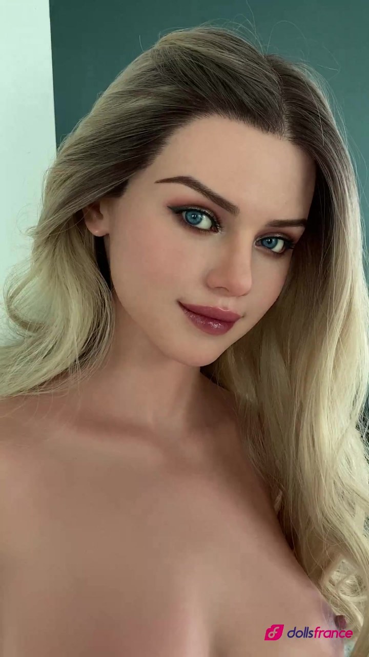 Sexdoll silicone Maria femme européenne 173cm bonnet D FanReal