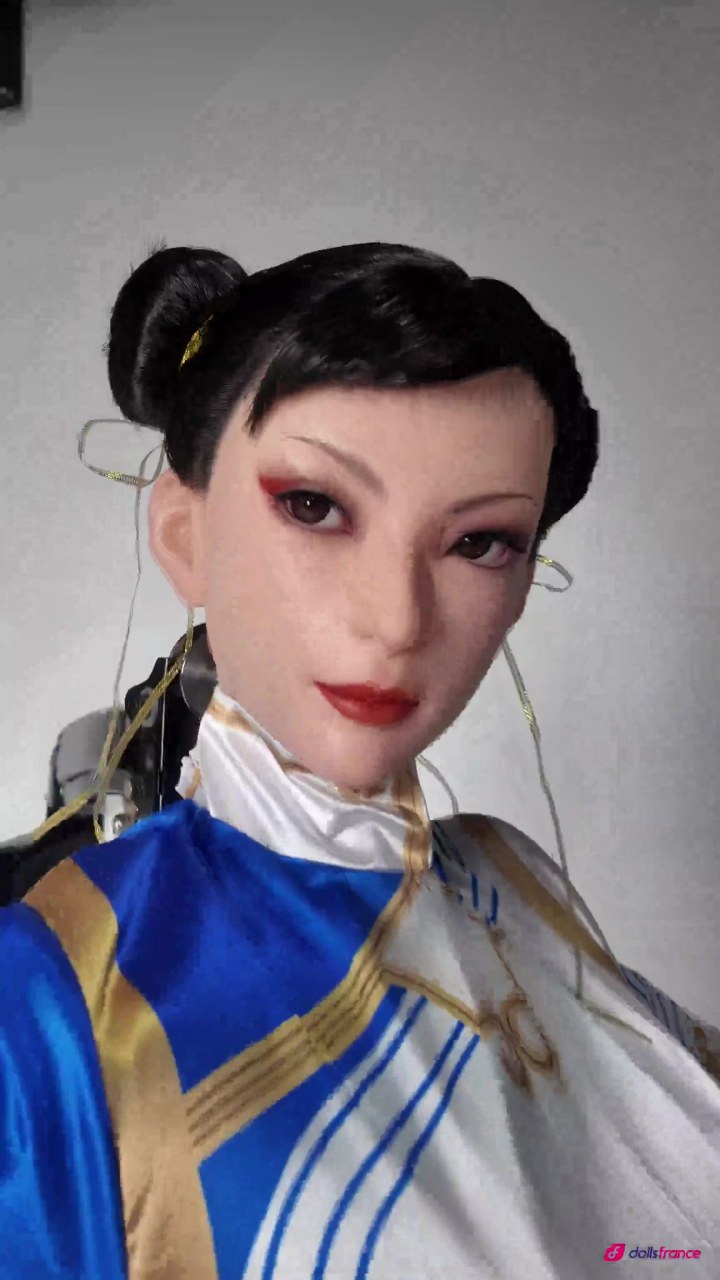 Sexdoll en silicone Chun-Li la belle asiatique à gros seins de Street Fighter 169cm Bonnet F GameLady