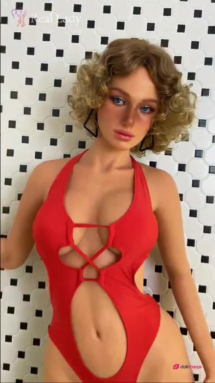 Poupée d'amour en silicone Luna la chaudasse au corps parfait 170cm bonnet C Real Lady